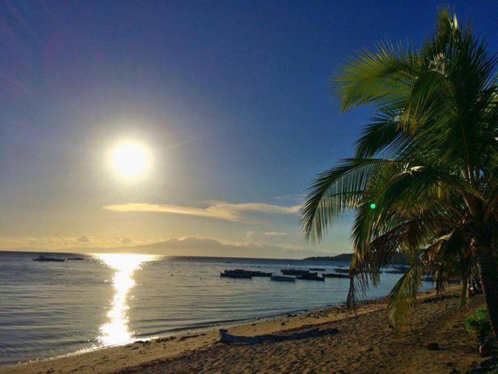 Islandia Beach Resort Siquijor Exterior photo